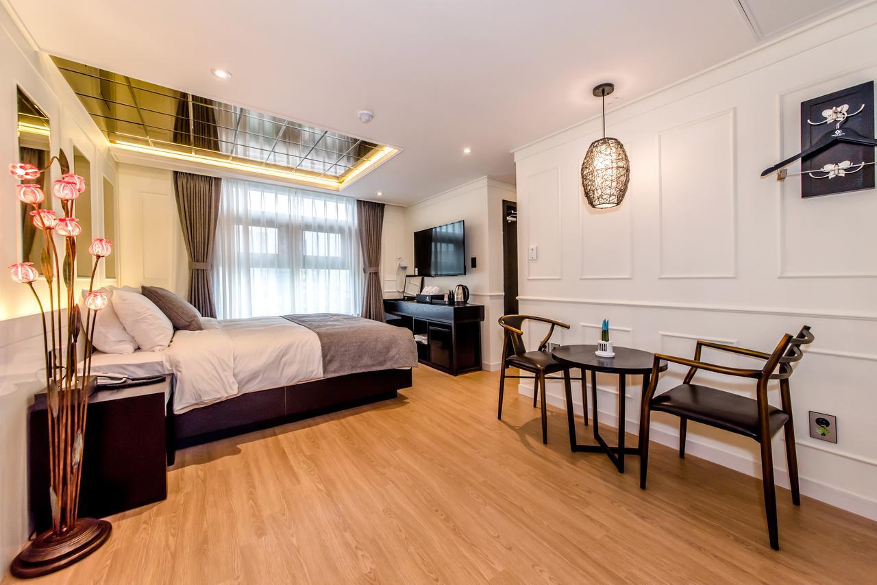 Jeju Hertz Hotel Zewnętrze zdjęcie